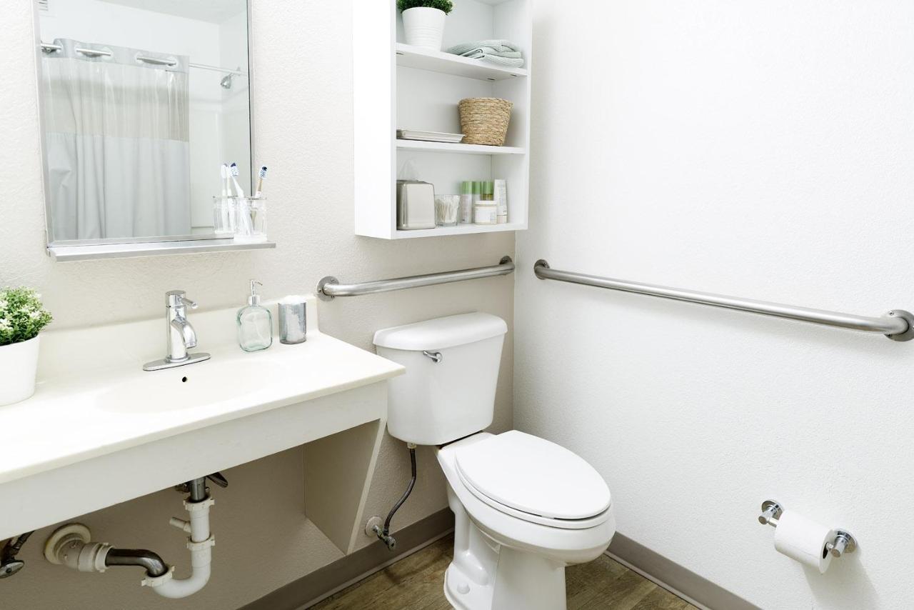 Intown Suites Extended Stay San Antonio Tx - Leon Valley South מראה חיצוני תמונה